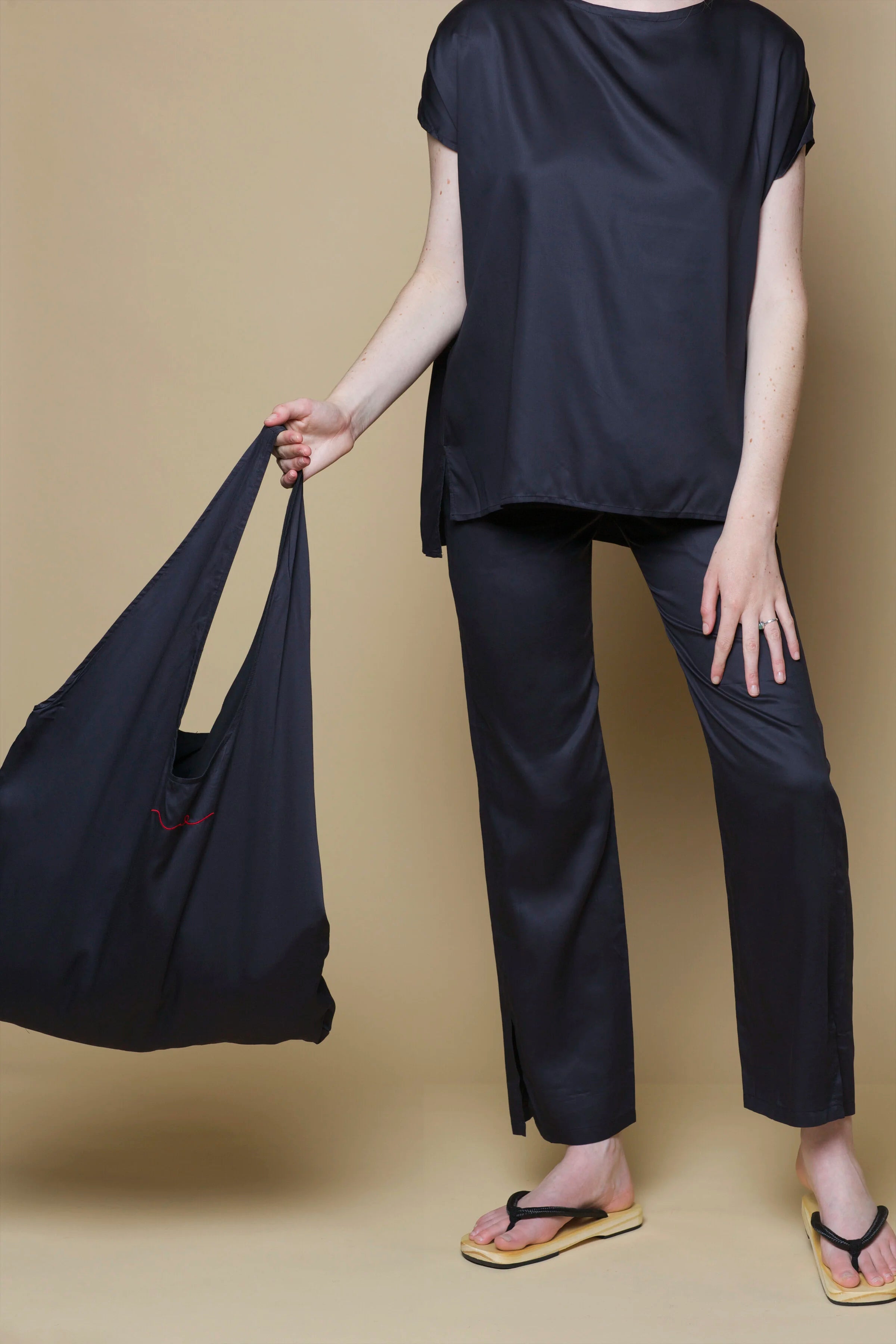 Vegan Silk Shopper Bag | Black
