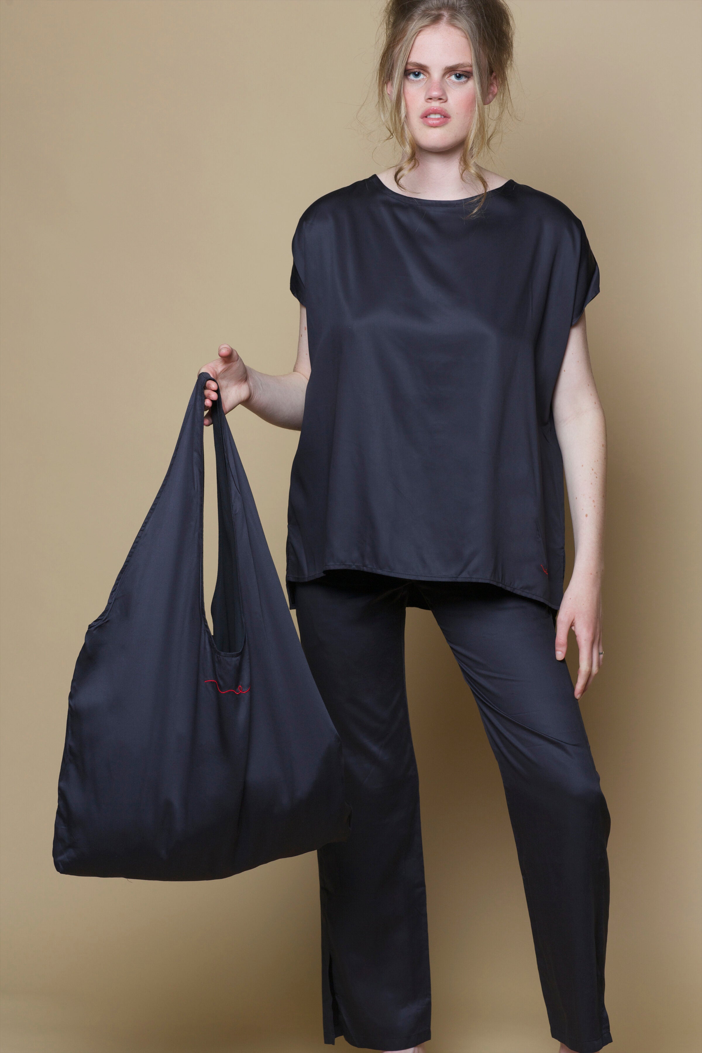 Vegan Silk Shopper Bag | Black